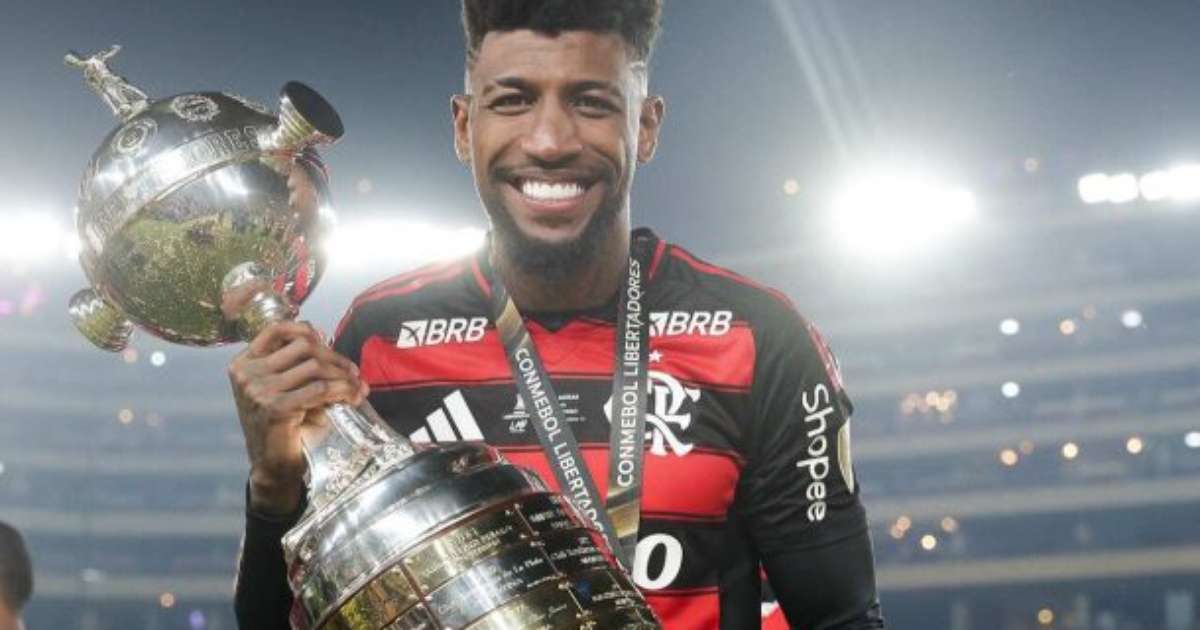 Emerson Royal renova seus laços com o Flamengo após um ano de conquistas