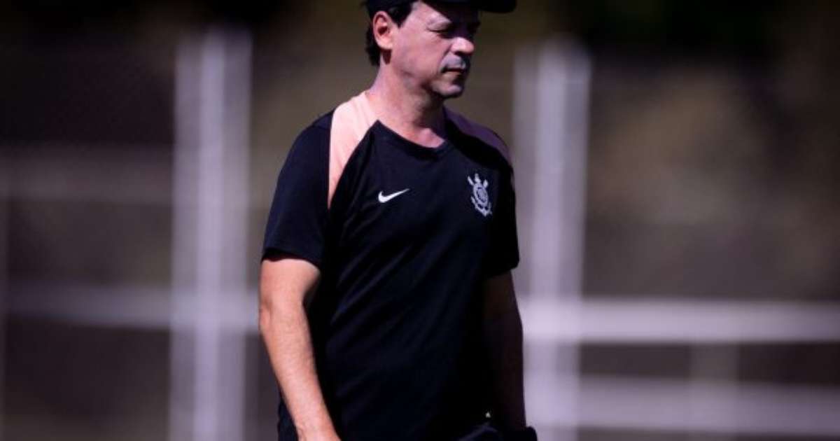 Diniz Avalia Opções Táticas e Monitora Retorno de Bidu em Preparação para Enfrentar o Corinthians
