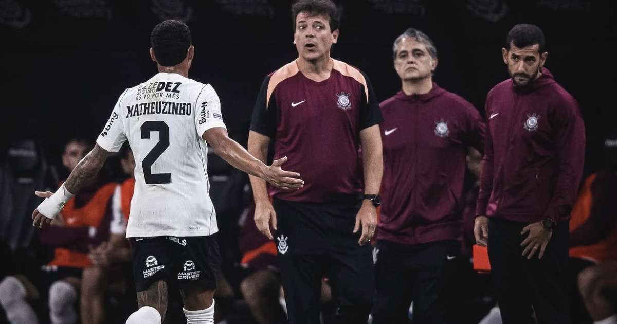 Matheuzinho Exalta Evolução do Corinthians e a Influência de Fernando Diniz à Beira do Campeonato da Libertadores
