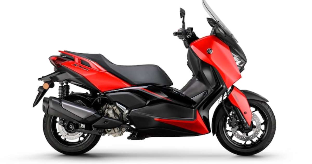 Yamaha XMax 300 ganha novas cores e mantém pacote tecnológico; scooter custa R$ 38.690