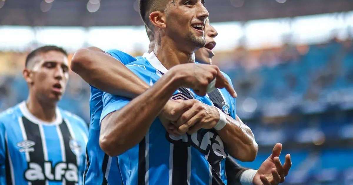 Kike Olivera se aproxima de retorno ao Nacional com saída antecipada do Grêmio em negociação em andamento
