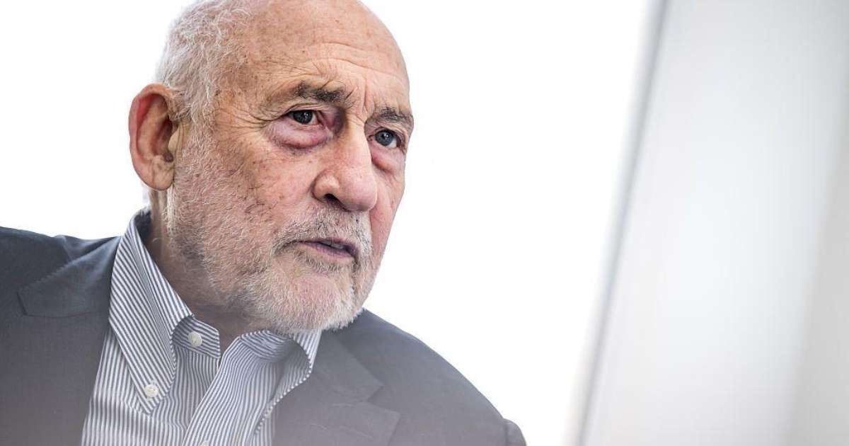 Nobel de Economia elogia Pix: 'Trump não quer Brasil com independência digital'