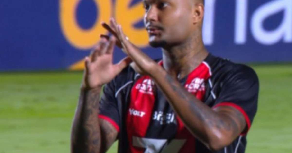 Vitória sofre com expulsões simultâneas em lance polêmico contra o Palmeiras