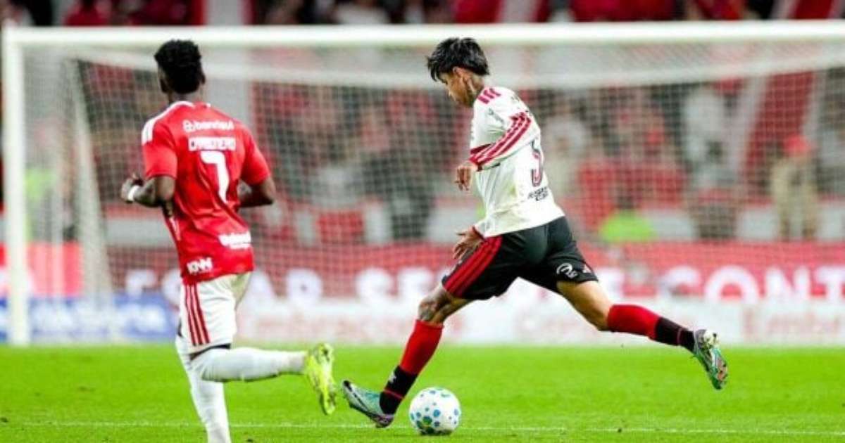 Flamengo intensifica negociações para renovar contrato com Pulgar diante de propostas internacionais
