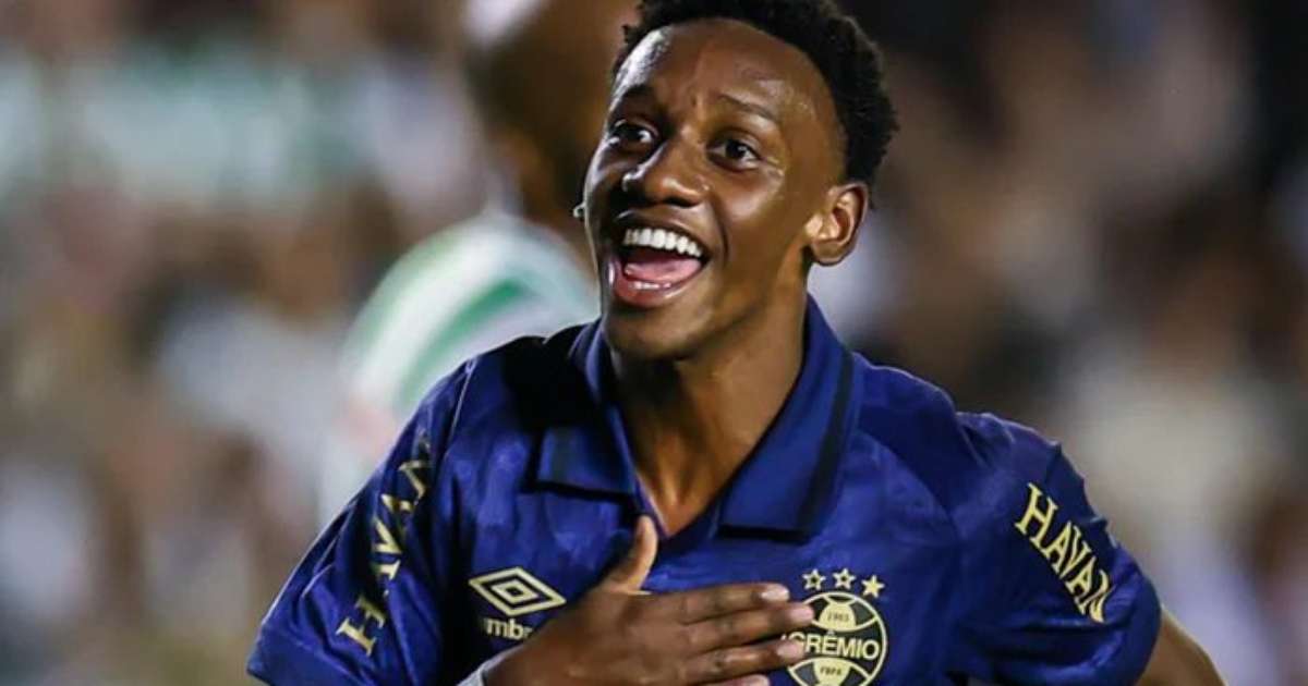 Gabriel Mec recusa proposta do Shakhtar e deve seguir no Grêmio