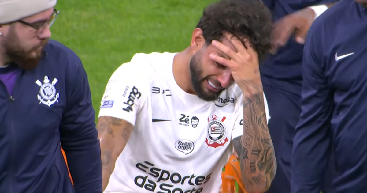 Yuri Alberto deixa campo em lágrimas após grave contusão durante partida