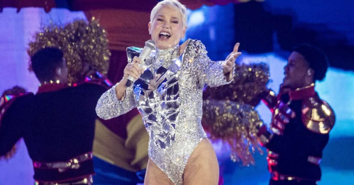 Xuxa entra chorando em show em SP e agradece 'do fundo da virilha' pela presença dos fãs