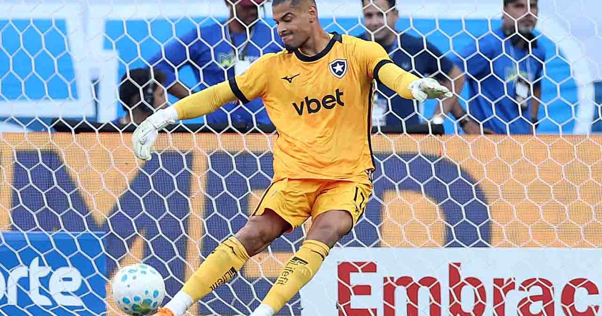 Franclim Carvalho tem até sexta para definir trocas do Botafogo na Sul-Americana