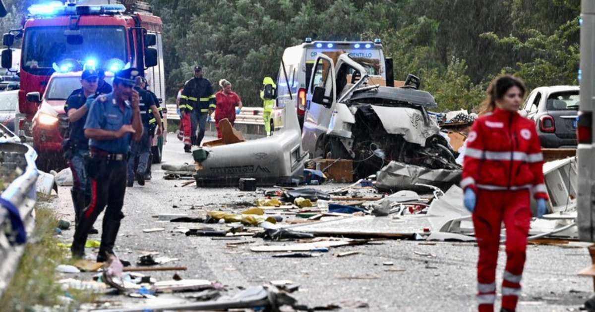 Grave acidente entre ônibus e motorhome mata ao menos 6 na Itália