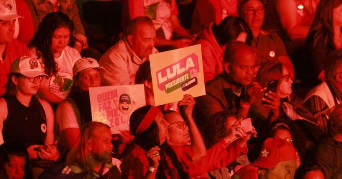 PT faz convenção 'cênica' neste domingo para exibir imagens de Lula nas redes