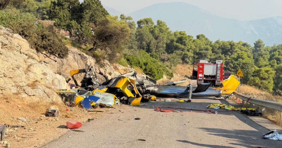 Grécia: aviões-tanque reforçam combate a incêndios que atingem região de Atenas