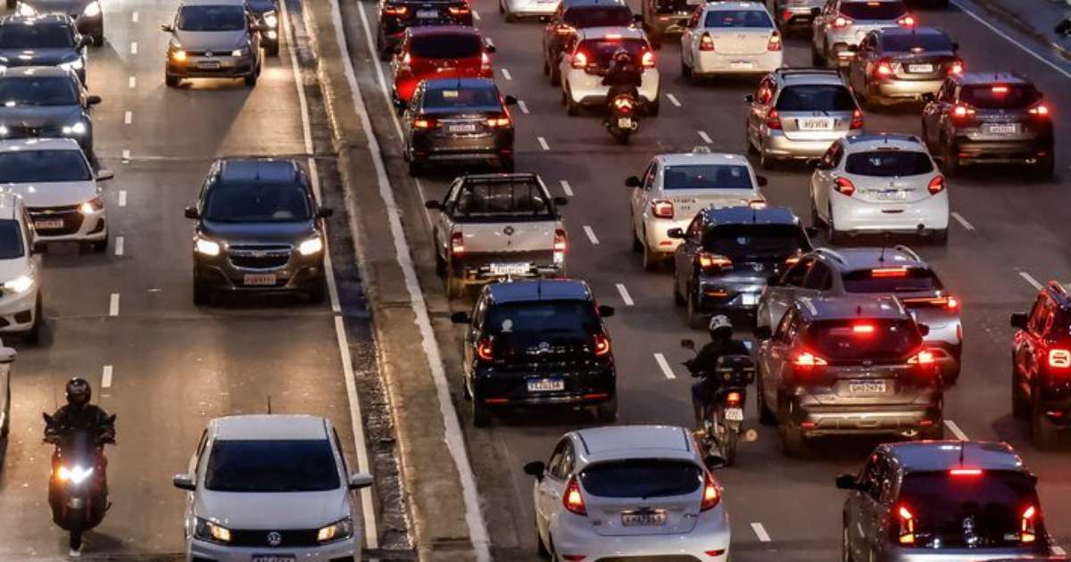 Prefeitura de SP suspende rodízio nesta terça-feira devido à greve de ferroviários
