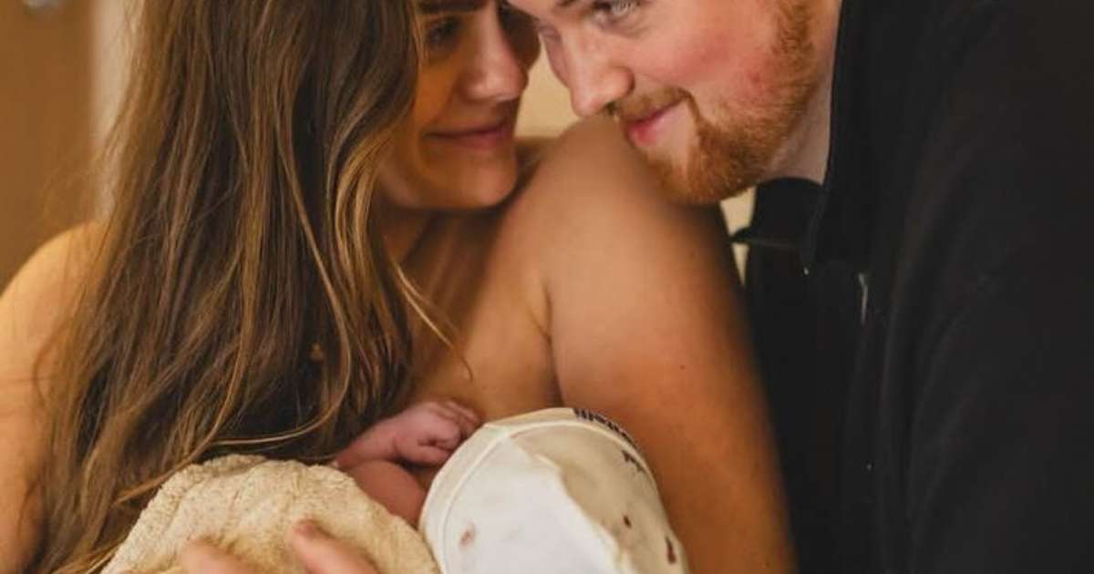 Filha de Elaine Mickely e Cesar Filho anuncia nascimento do primeiro filho: 'Indescritível'
