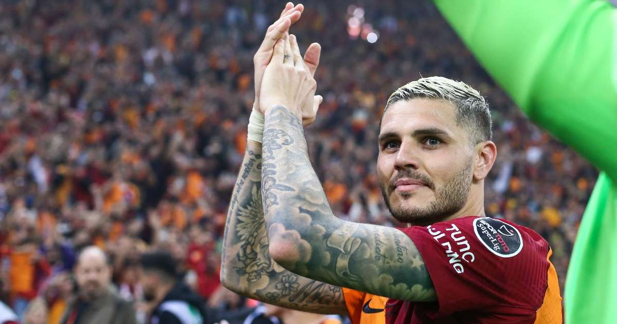Icardi rebate críticas sobre sua forma física com edição em foto