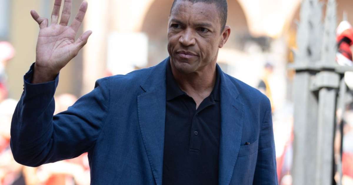 Dida chama atenção com dedo torto durante despedida de Franco Baresi