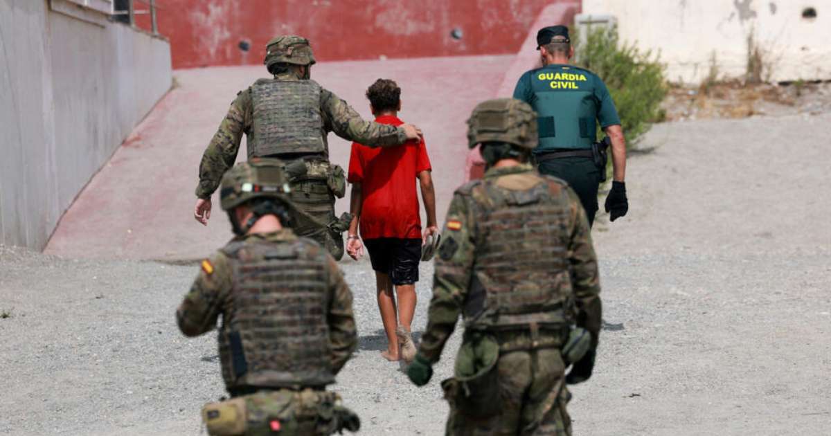 Superlotação de 2.600% em centros de Ceuta expõe drama de menores e amplia pressão sobre Espanha