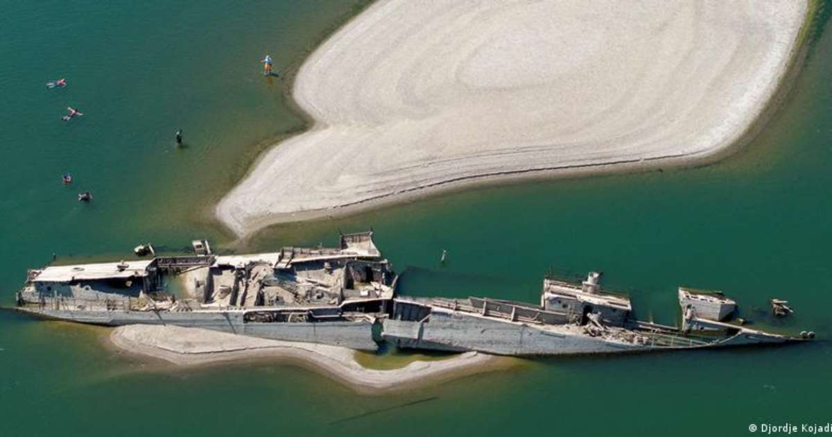 Navio naufragado na 2º Guerra aparece em seca do rio Danúbio