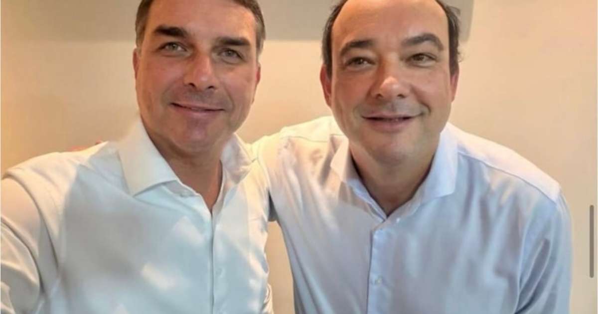 Flávio Bolsonaro anuncia ex-presidente da Fiemg Flávio Roscoe como candidato do PL ao governo de MG