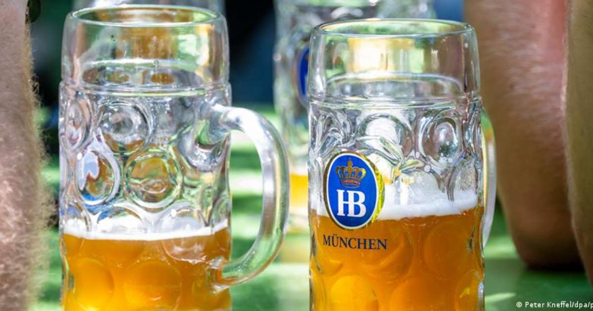Alemanha vê cervejarias fechando, mas aposta no "sem álcool" como salvação