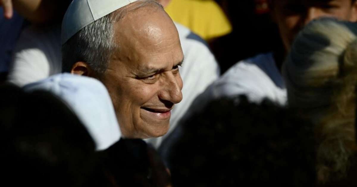 Papa chega a Assis para visita pelos 800 anos da morte de São Francisco