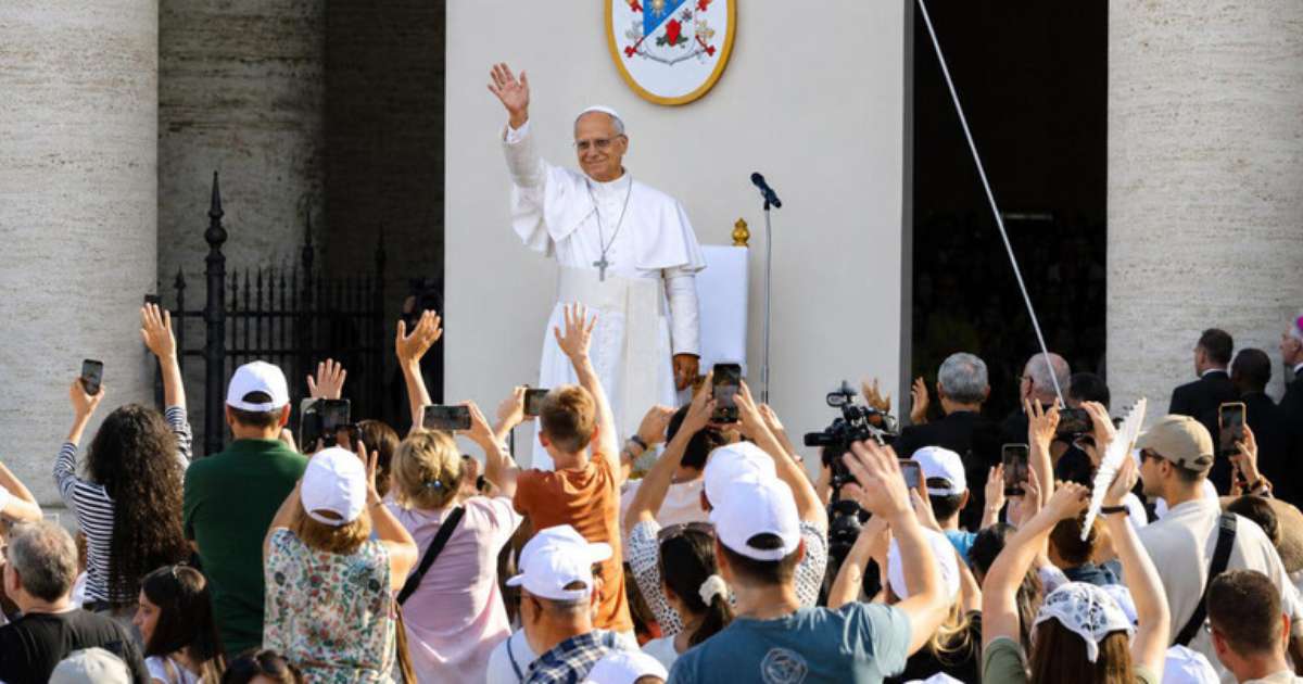 Em Assis, Papa pede que jovens se oponham a 'fundamentalismo'