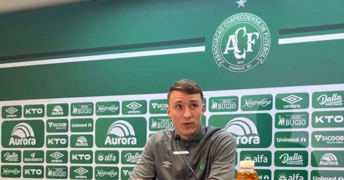 Zagueiro lamenta queda da Chapecoense na Copa do Brasil: "levantar a cabeça"