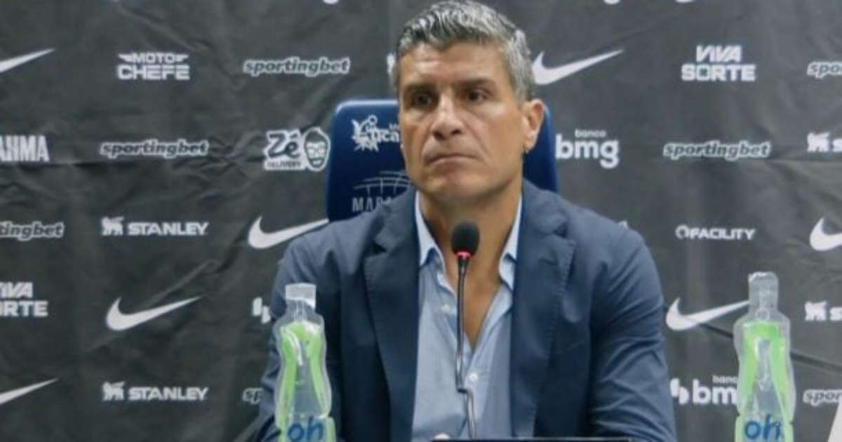 Pedro Emanuel revela 'reset' no elenco e valoriza mudança de mentalidade no Vasco