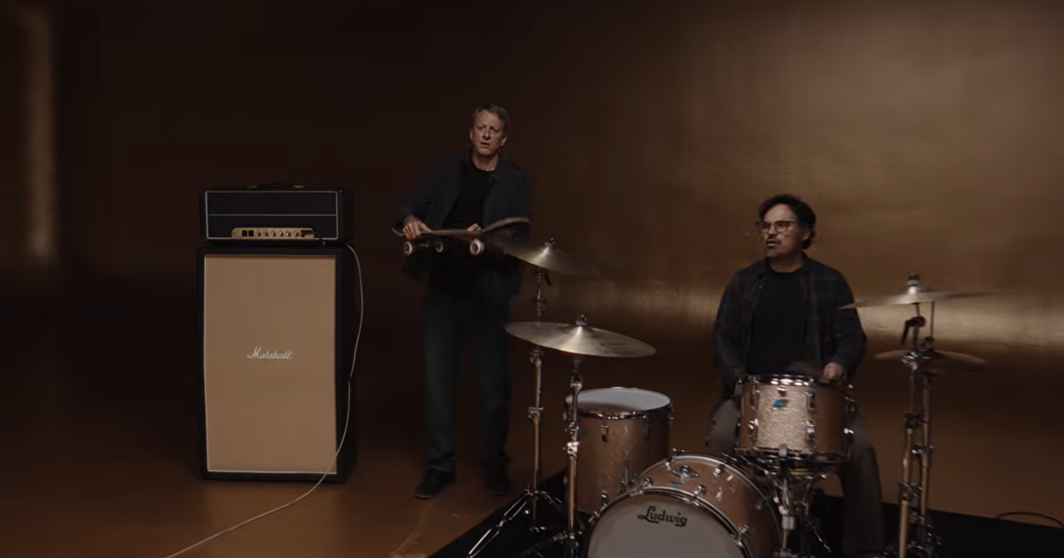 Weezer lança clipe de "C.E.O." com Tony Hawk, diretor de "Obsessão" e vários atores