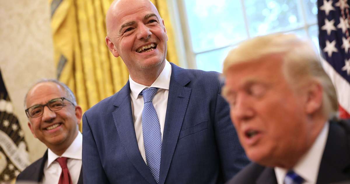 FIFA reafirma apoio a Infantino após crise e pedido de desculpas