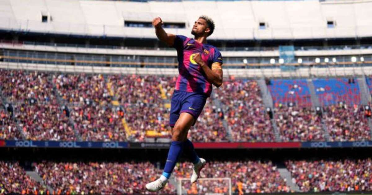 Liverpool encaminha contratação de zagueiro do Barcelona por empréstimo
