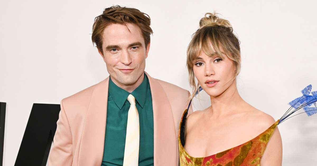 Suki Waterhouse nunca assistiu a 'Crepúsculo', mesmo após 8 anos com Robert Pattinson