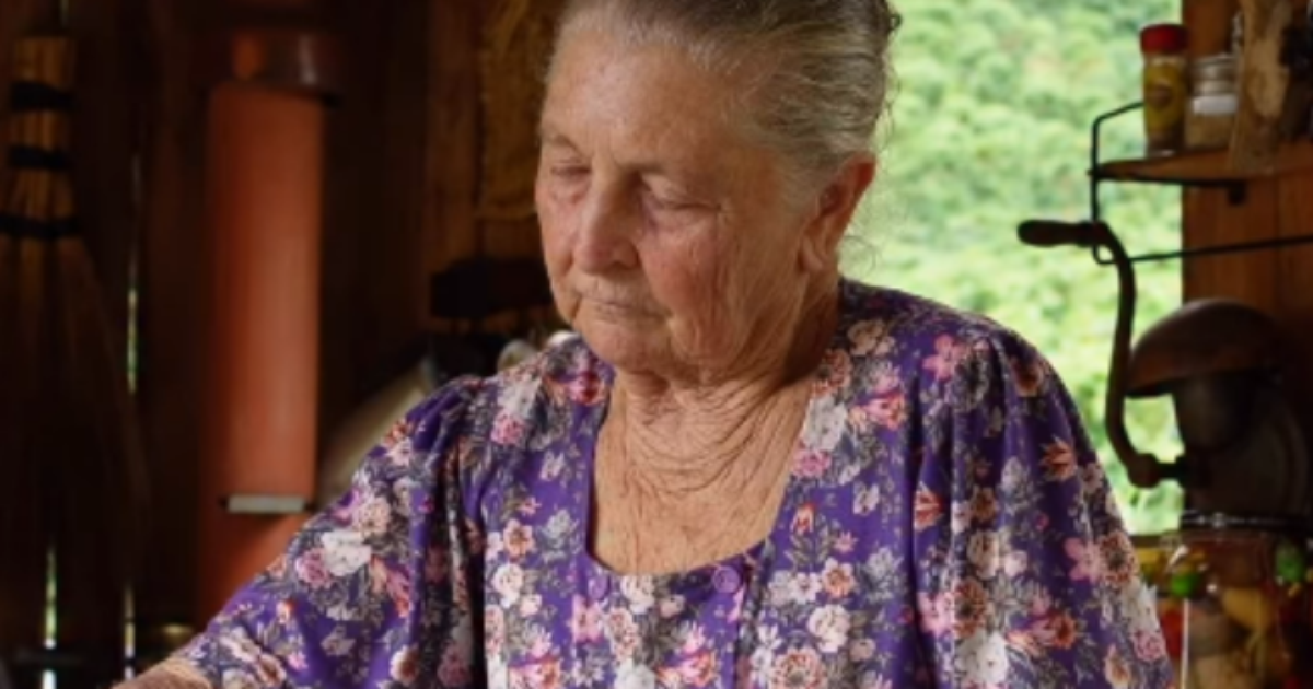 Quem é Vovó Marleide, influenciadora de 80 anos que conquistou mais de 400 mil 'netos' com a simplicidade da vida na roça