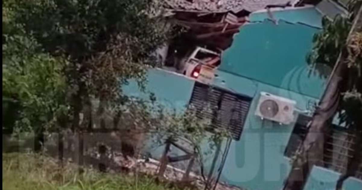 Viatura da Brigada Militar colide contra residência durante perseguição a assaltantes em Guarani das Missões