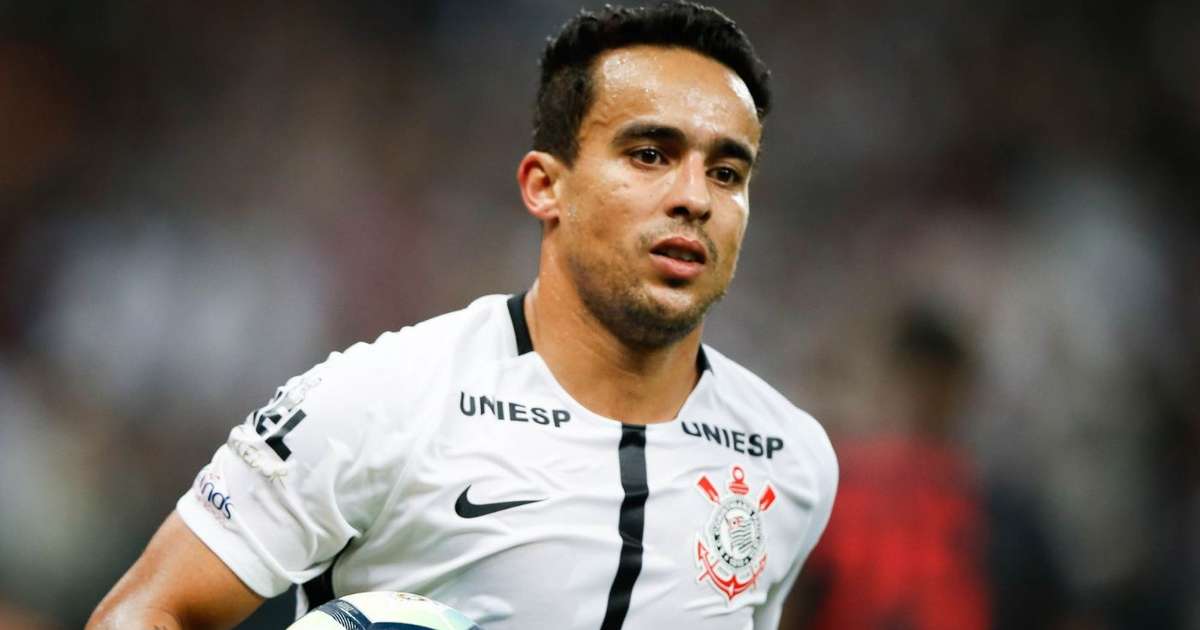 Quem é o ex-jogador do Corinthians e São Paulo preso por agredir a esposa? Jadson tem 42 anos e disse que ocorrido 'foi uma briga de marido e mulher'