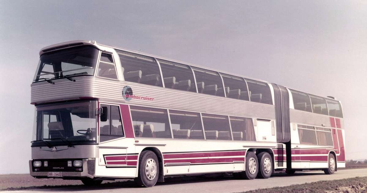 50 anos atrás, tentou-se levar o luxo dos cruzeiros para os ônibus. Cem pessoas em um bar provaram que era uma péssima ideia