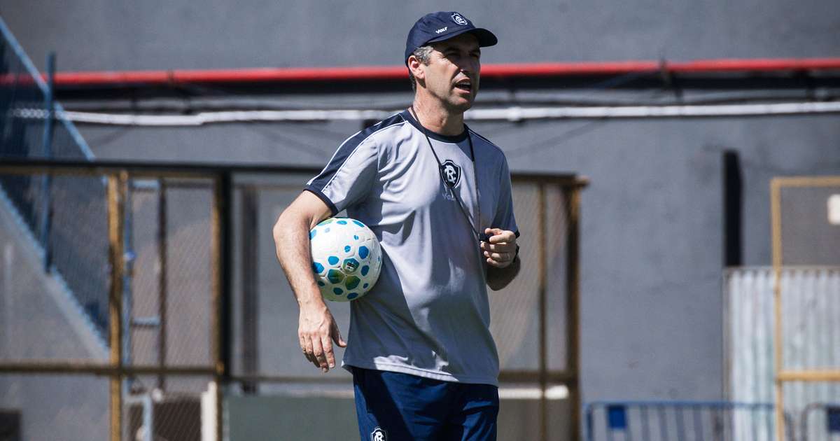 Léo Condé critica sequência pesada de jogos do Remo na última semana: "A tabela que foi montada montada pra gente foi um absurdo."