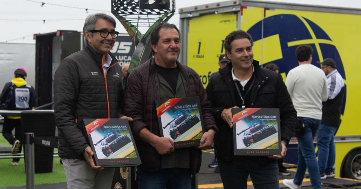 Livro "Novo Stock Car: do Projeto às Pistas", de Luca Bassani, é lançado em Santa Cruz do Sul