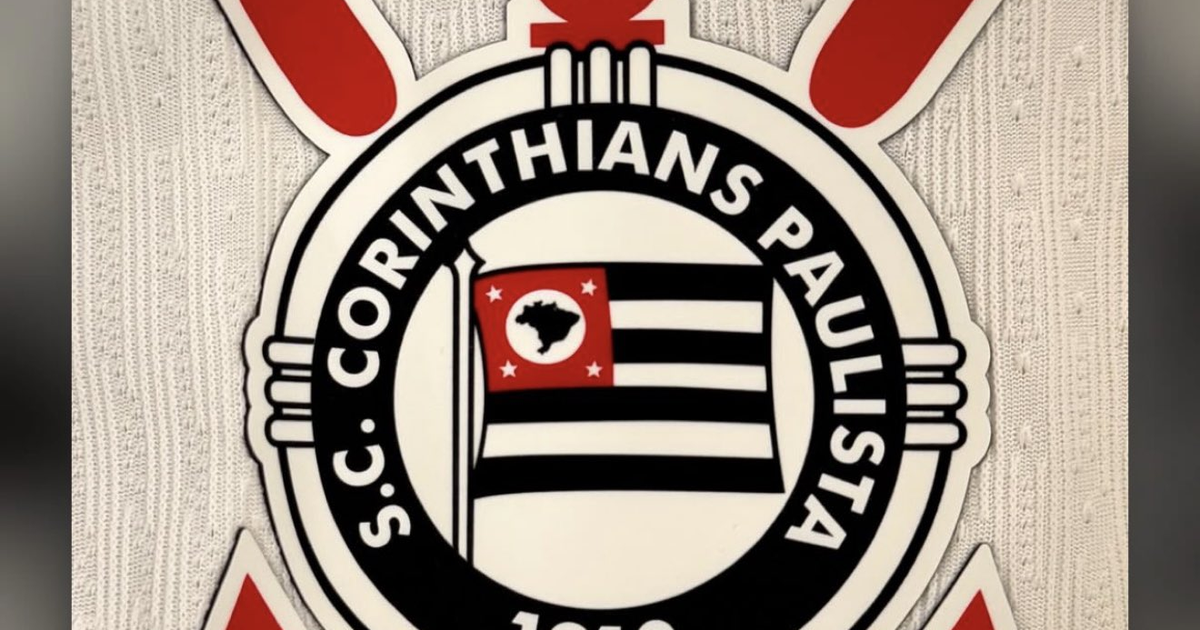 Depay Comenta Eliminac¸a~o do Corinthians e Agita as Redes Sociais da Torcida