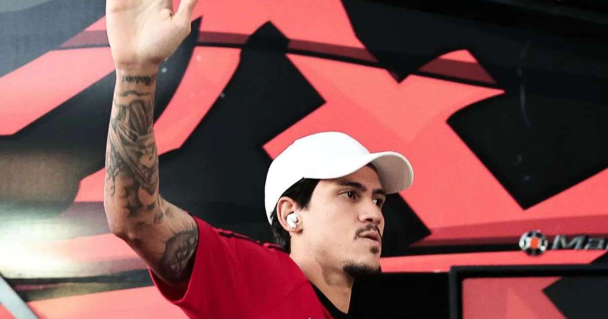 Flamengo inicia conversas para renovar com Pedro, e atacante pede salário milionário