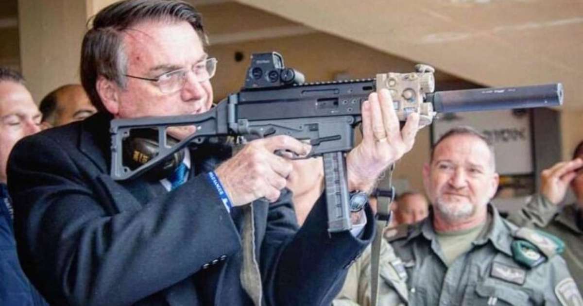 PF pede a Moraes decisão sobre destino das armas apreendidas de Bolsonaro
