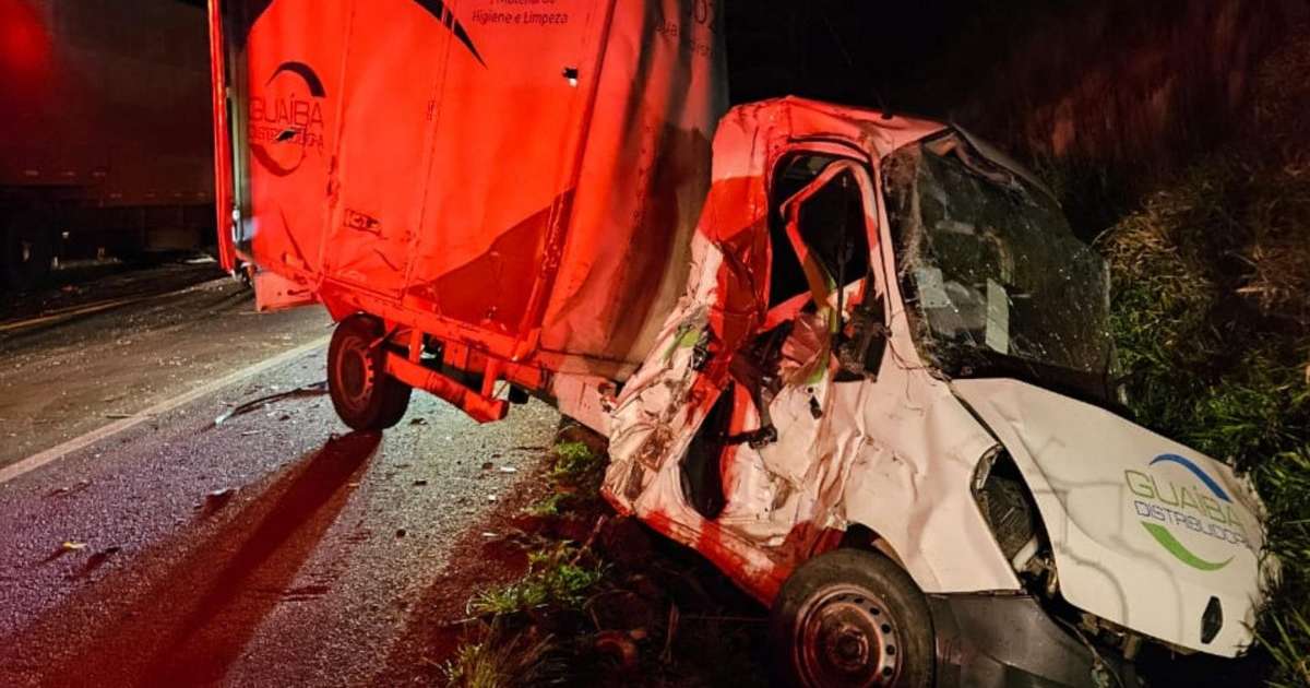 Acidente entre três caminhões deixa homem ferido na BR-386, em Soledade