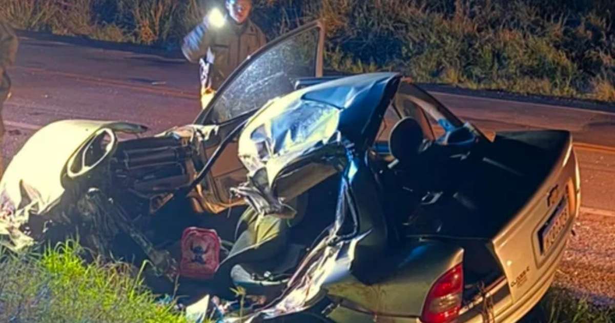 Pai e filha morrem em grave acidente entre caminhão e carro na BR-386