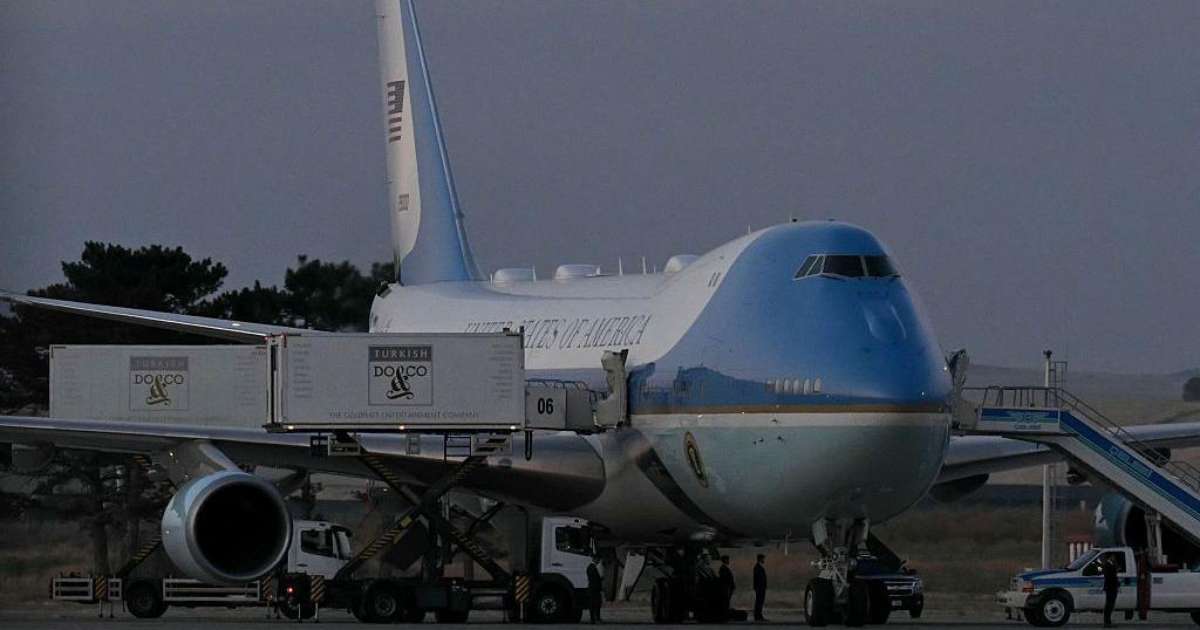 Trump troca de avião em operação secreta por ameaça iraniana na Turquia