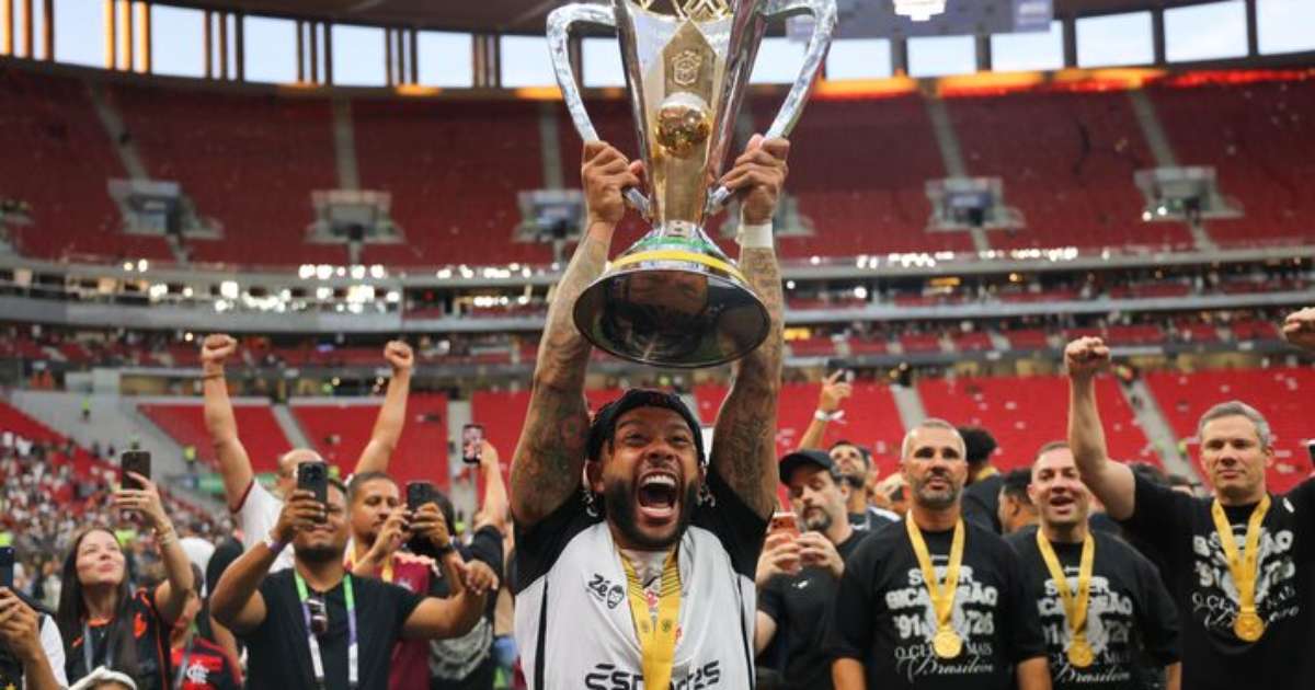 Corinthians Desiste da Permanência de Memphis Depay e Prioriza Saúde Financeira em Decisão Polêmica