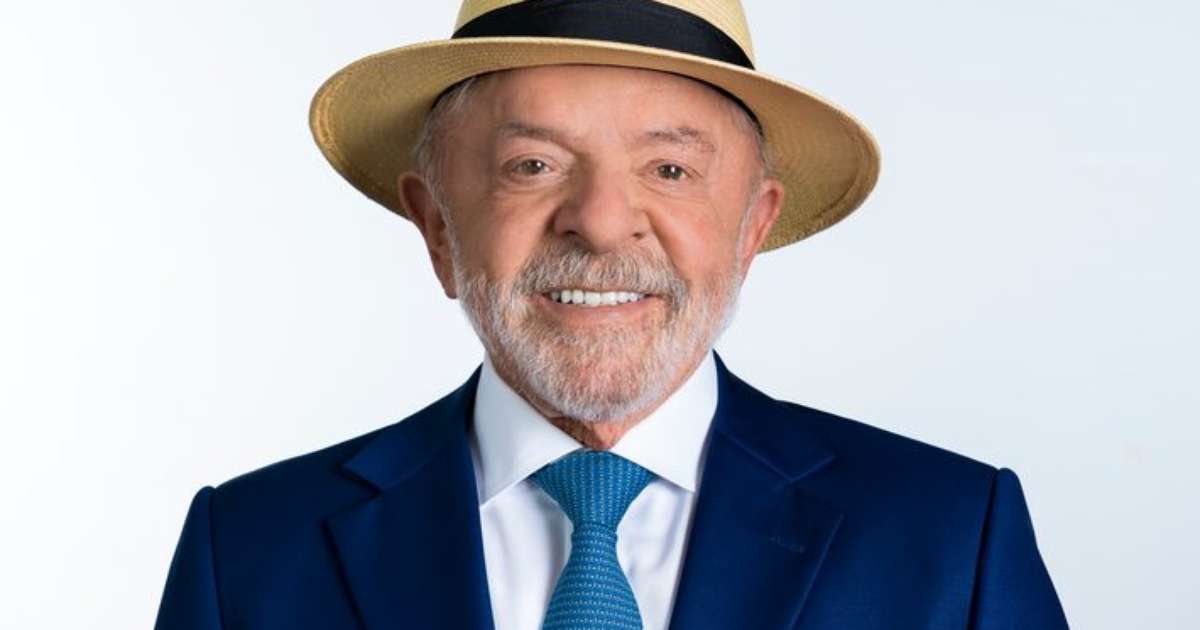 Lula usa chapéu pela primeira vez em foto de urna; TSE flexibilizou regra sobre acessório em 2022