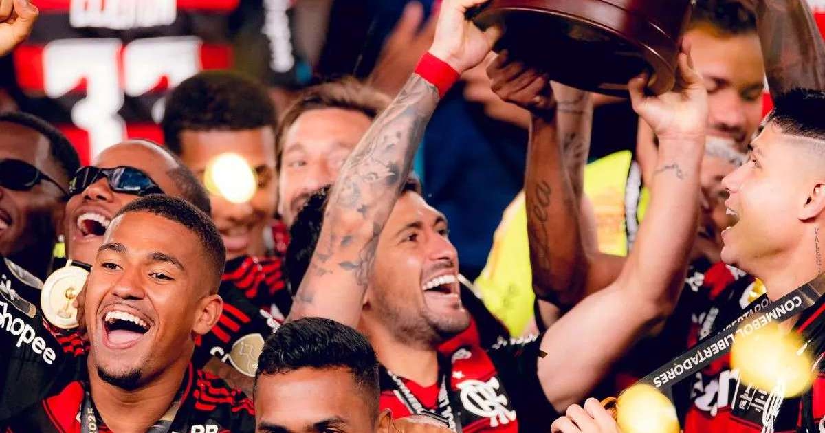 Arrascaeta enfrenta o Cruzeiro pelo Flamengo em duelo decisivo na Libertadores: estatísticas e expectativas