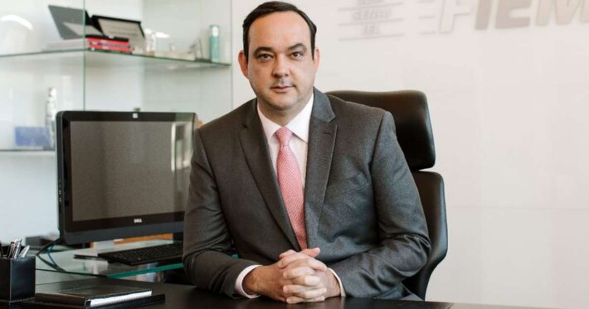 Candidato apoiado por Flávio Bolsonaro em MG anuncia aliada de Michelle como vice