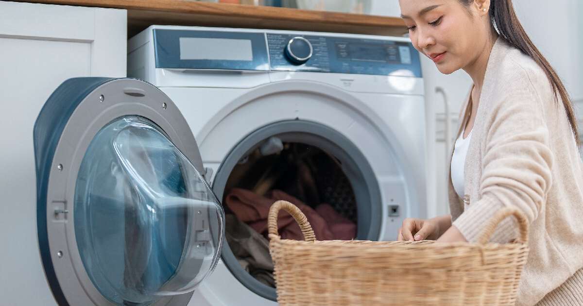 Sua roupa sai da máquina com cheiro ruim? O problema pode estar em um detalhe que quase ninguém percebe