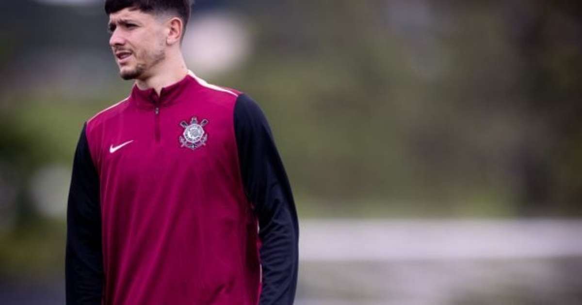 Garro comenta sobre não renovação de Memphis Depay e pede elenco unido