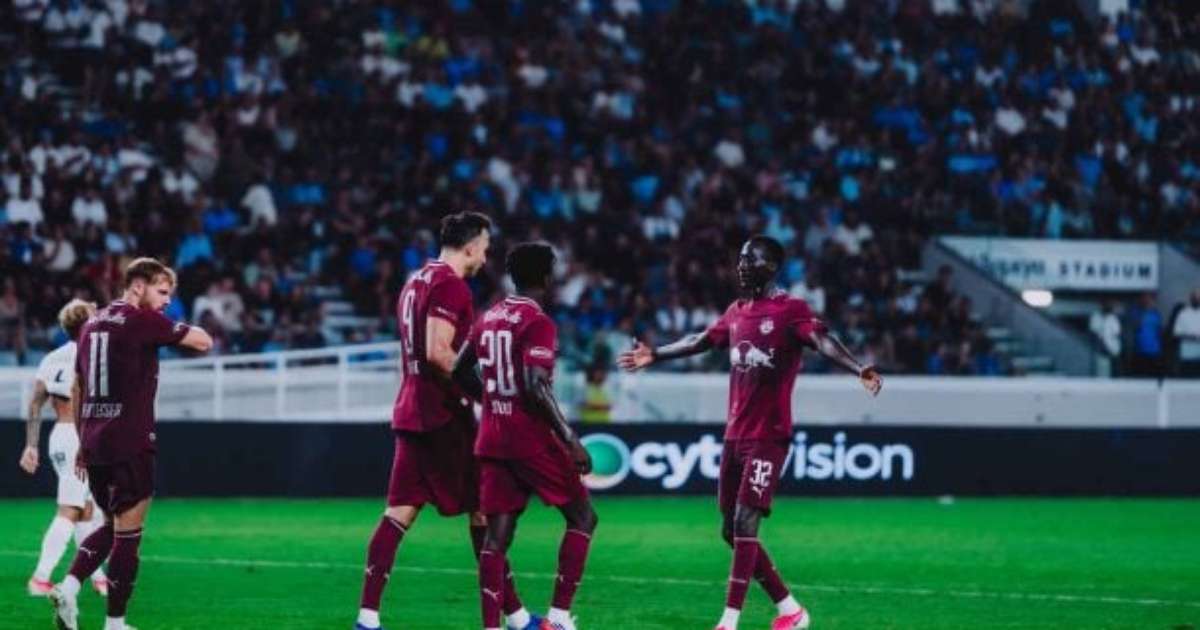 Com hat-trick relâmpago, Pafos cai da Liga Europa para o Salzburg
